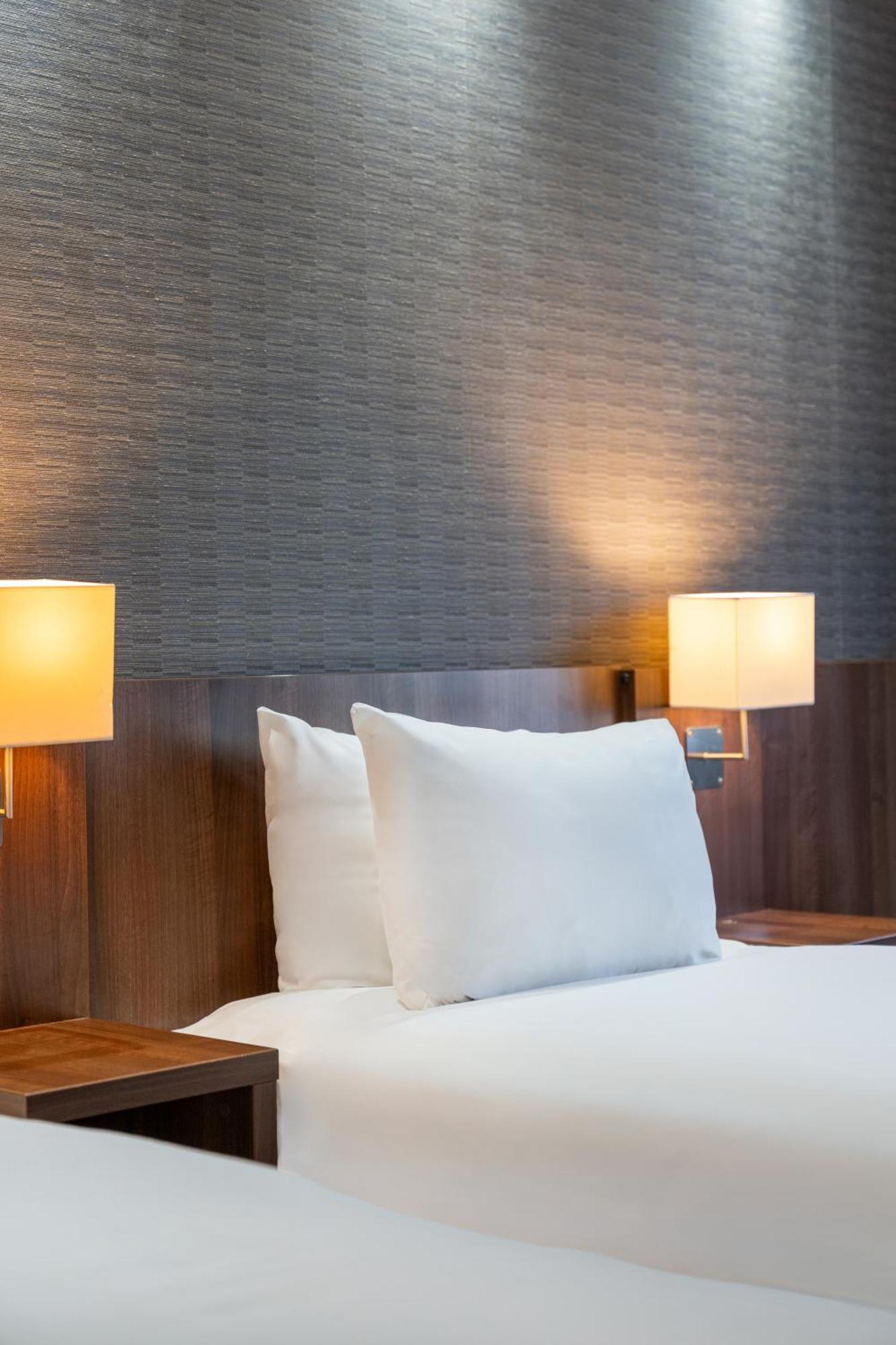 Holiday Inn Express Cambridge Duxford M11 Jct 10 By Ihg Exterior photo
