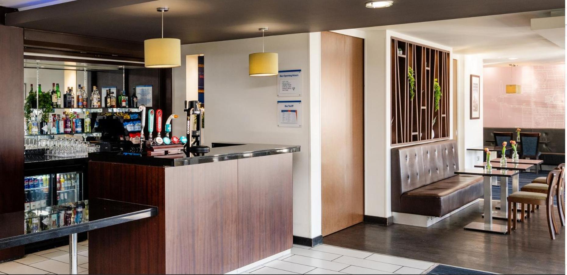 Holiday Inn Express Cambridge Duxford M11 Jct 10 By Ihg Exterior photo